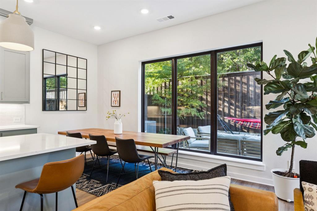 Fort Worth Ave Twnhms - Residential