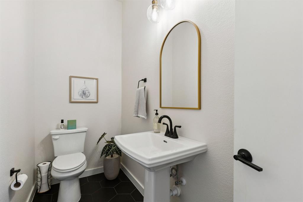 Fort Worth Ave Twnhms - Residential