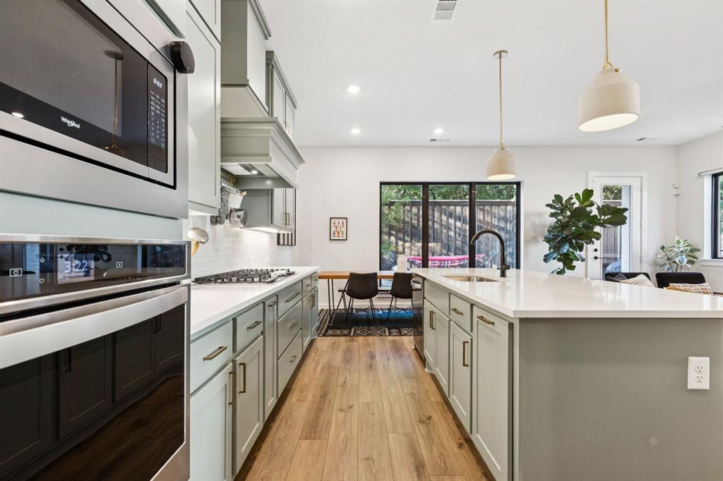 Fort Worth Ave Twnhms - Residential