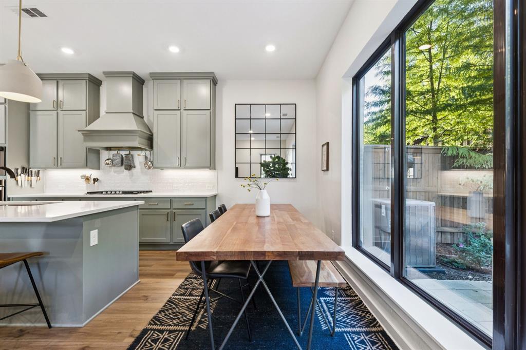 Fort Worth Ave Twnhms - Residential