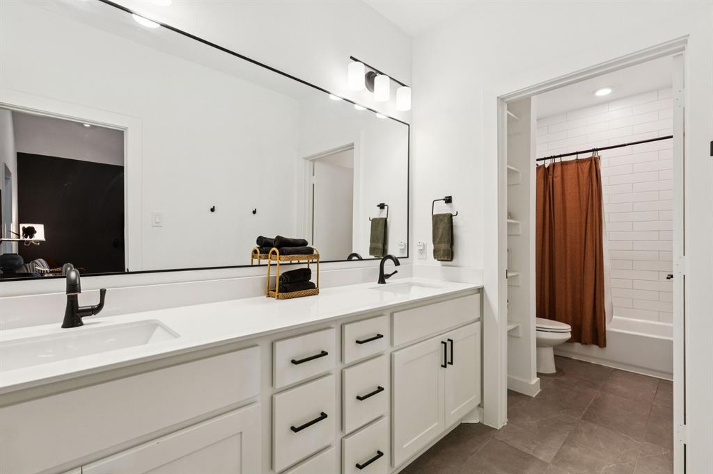 Fort Worth Ave Twnhms - Residential