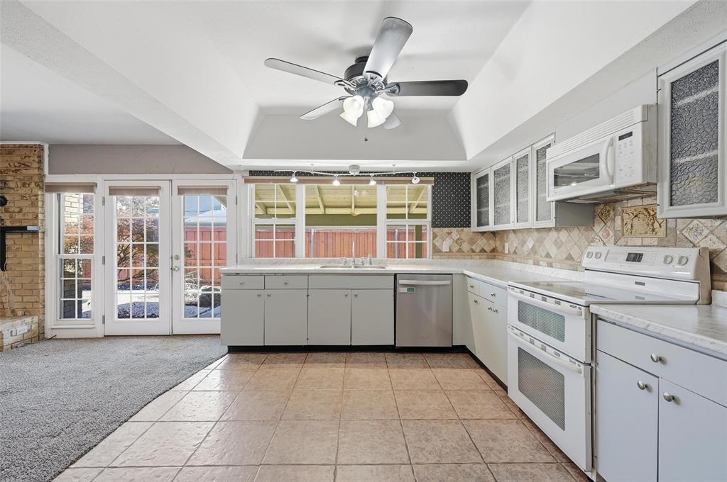 1525 Carnation Drive