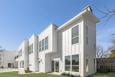 Tiny photo for 314 S Glasgow Drive, Dallas, TX 75214 (MLS # 21195605)