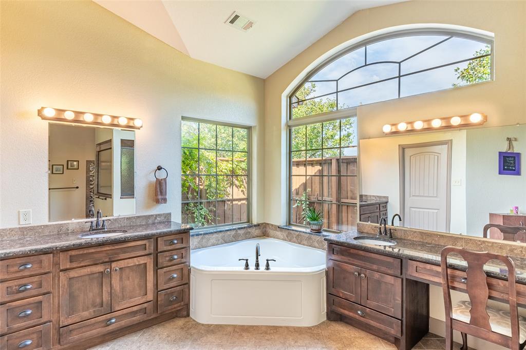 Photo 17 of 36 of 14975 Valley View house