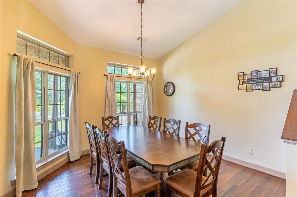 Photo 11 of 36 of 14975 Valley View house