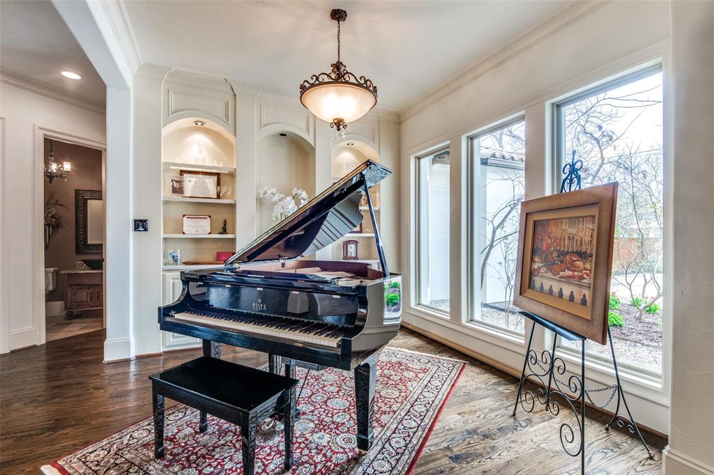 Forest Hills - Residential