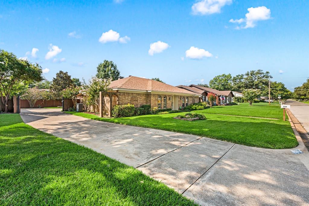233 Hillview Drive