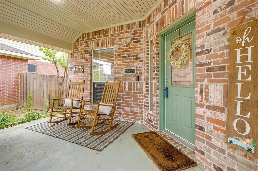 628 Bur Oak Drive