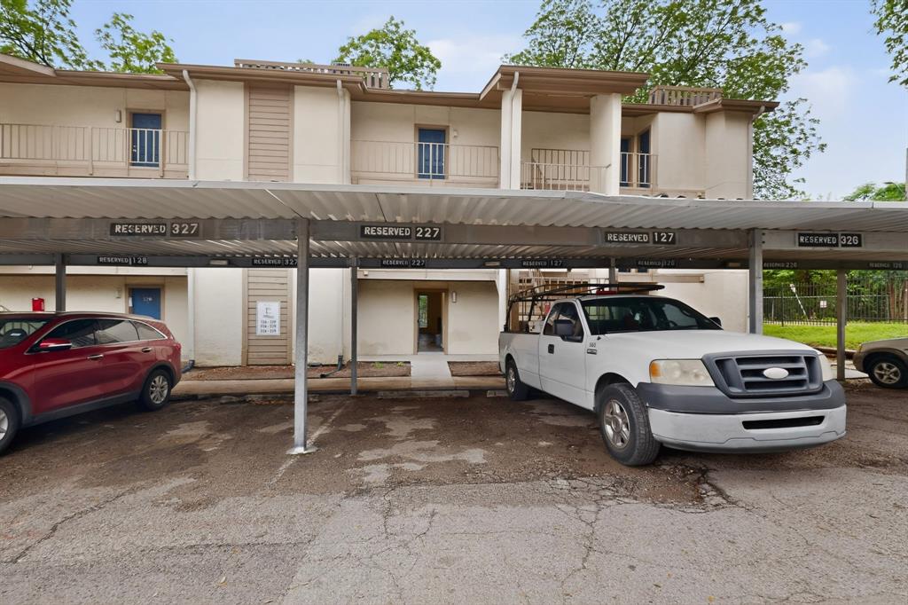 Tealwood-On-The-Creek Condo - Residential