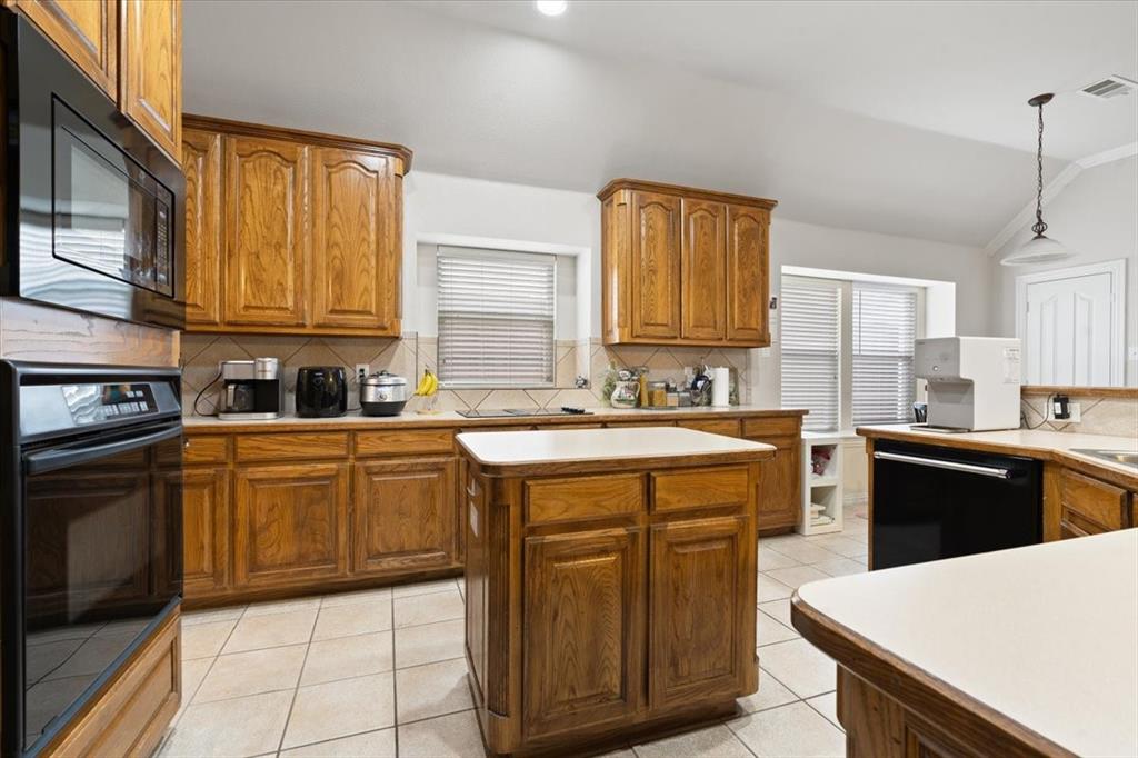 Legend Crest Ph V - Residential