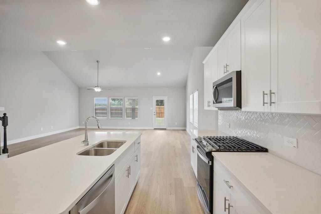 914 Linden Court