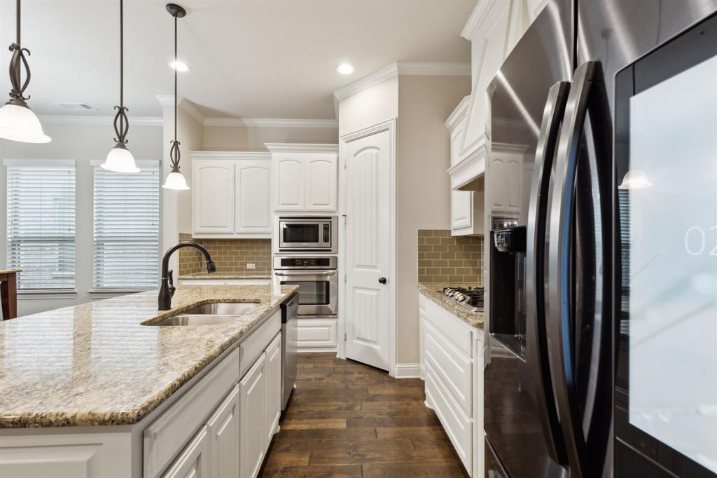 Knott's Landing on Little Road - Residential