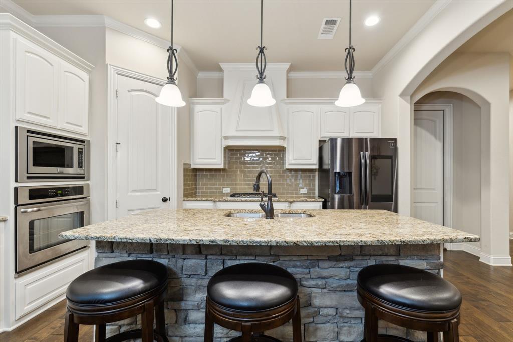 Knott's Landing on Little Road - Residential