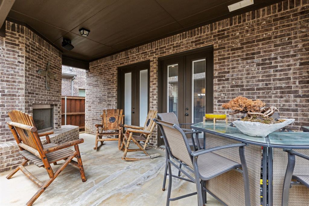 Knott's Landing on Little Road - Residential