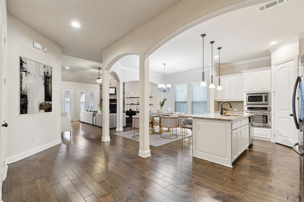 Knott's Landing on Little Road - Residential