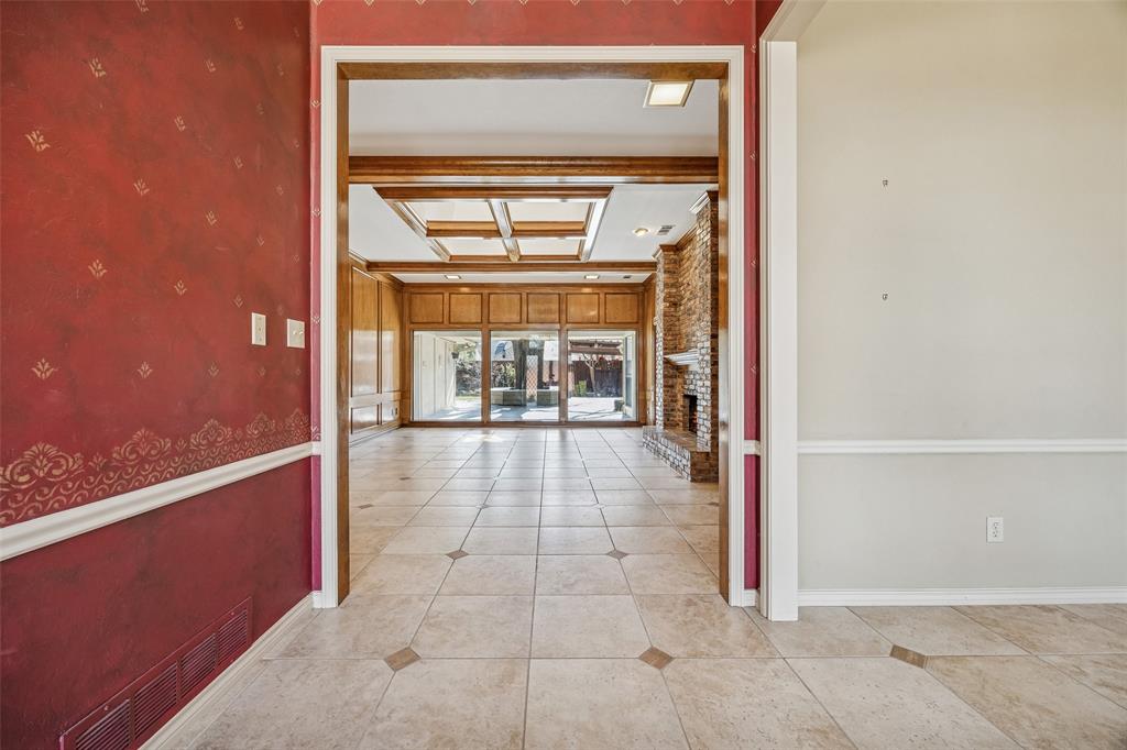 1932 Gardengrove Court