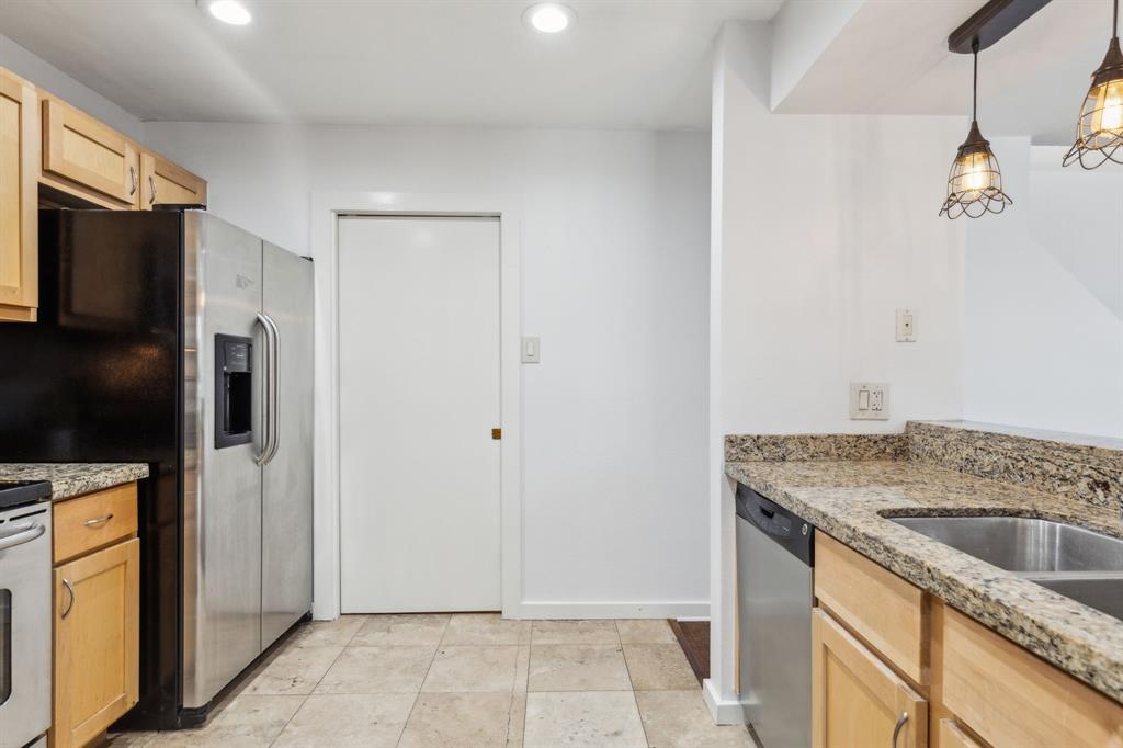 Parkside Cedar Spgs Condo - Residential