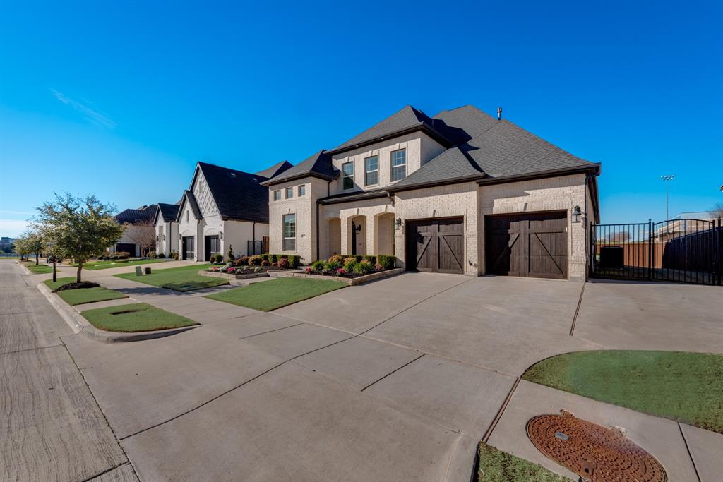 916 Glen Lake Drive