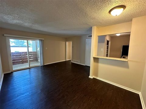 Photo of 2833 Kings Road #206, Dallas, TX 75219 (MLS # 21197683)