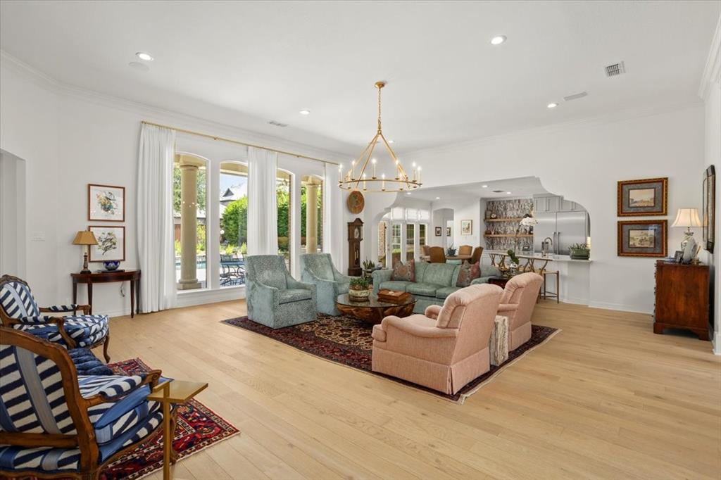 2633 Torrey Pines Drive