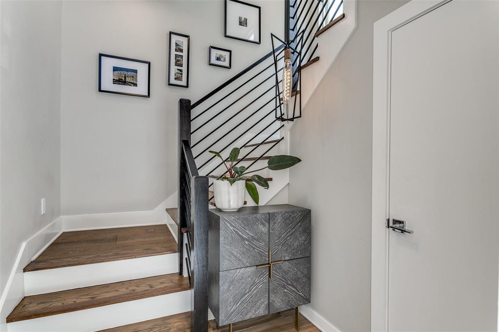 1925 California Drive 4