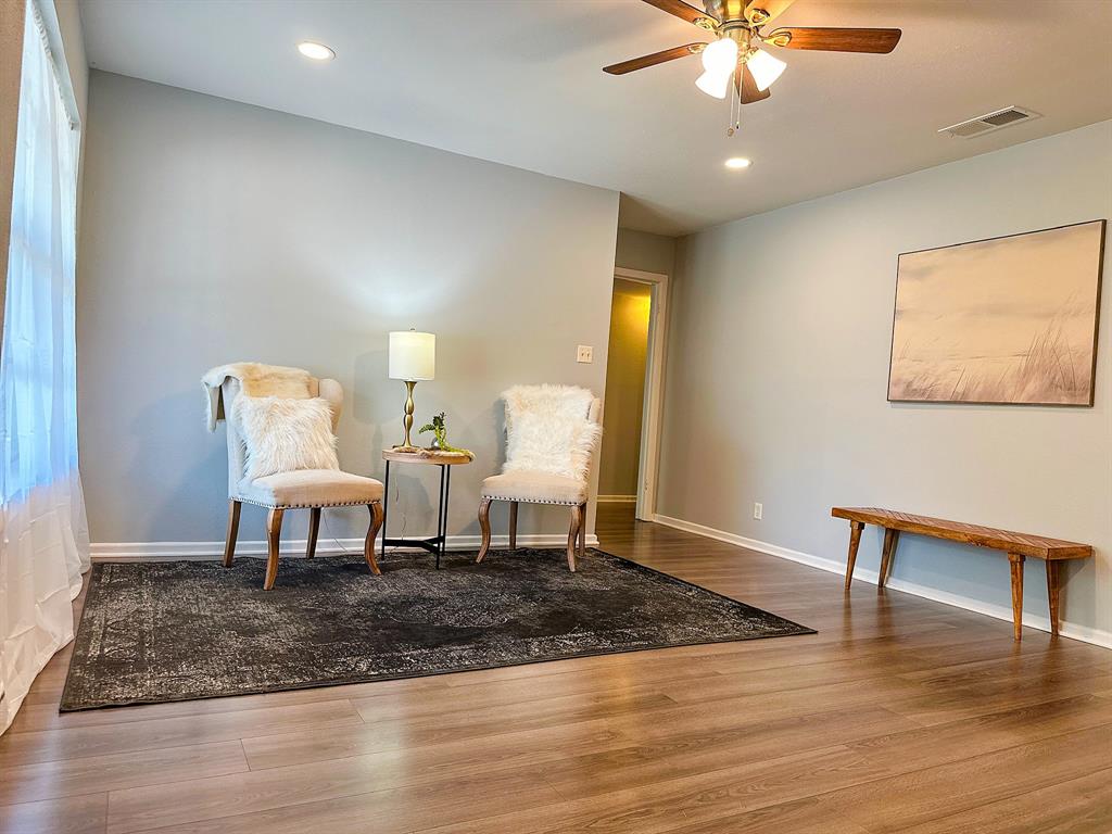 801 N Douglas Avenue