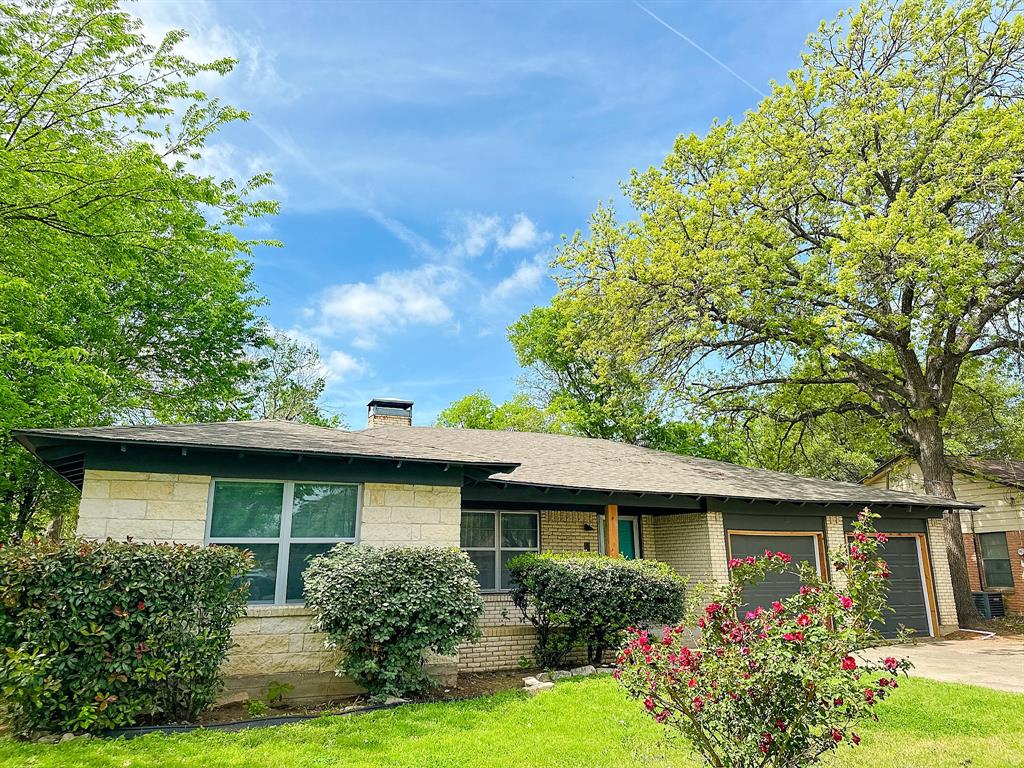 801 N Douglas Avenue