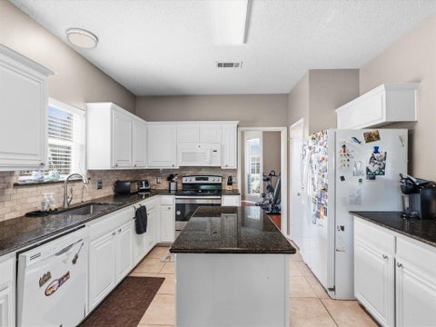 Tiny photo for 508 Road Runner Drive, Arlington, TX 76002 (MLS # 21341170)