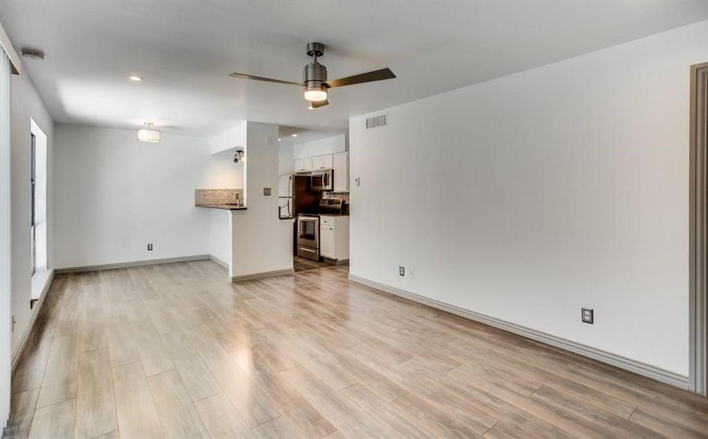 2800 Douglas Avenue 113