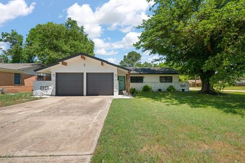 600 Meadowcrest Drive Crowley TX 76036
