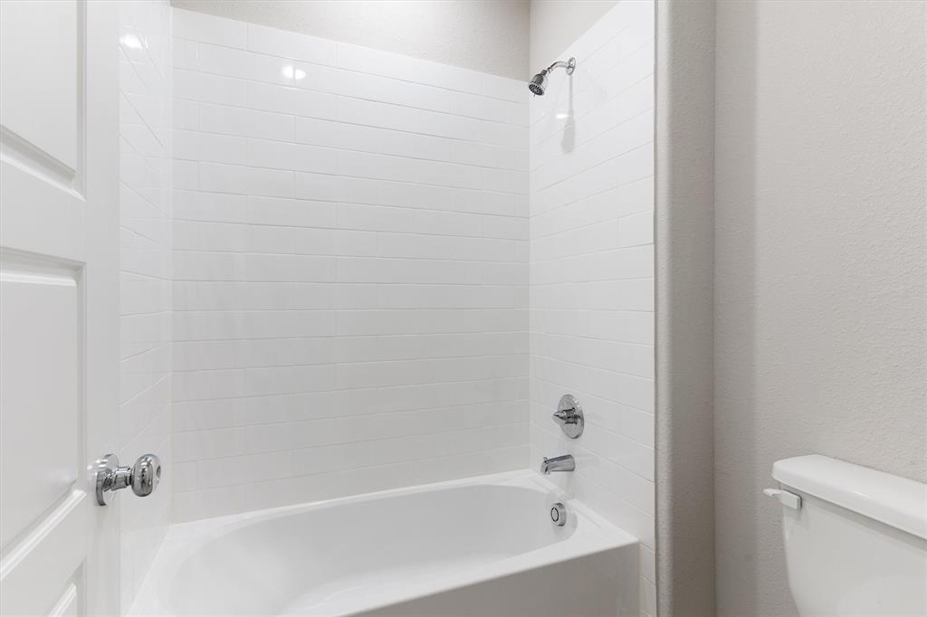 Whitewing Trails Ph 2a - Residential Lease