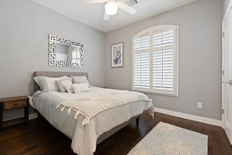 Tiny photo for 2912 N Pearl Street, Dallas, TX 75201 (MLS # 21092083)