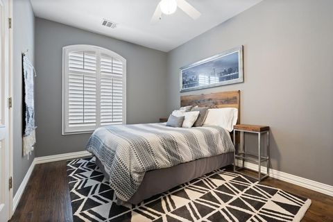 Tiny photo for 2912 N Pearl Street, Dallas, TX 75201 (MLS # 21092083)