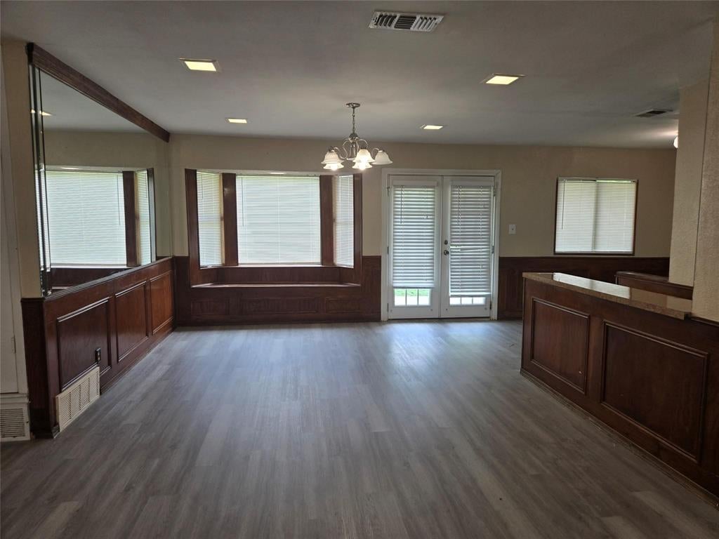 502 Moonlight Drive
