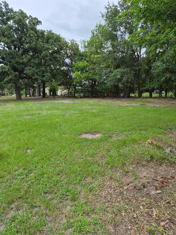 812 Red Oak Drive