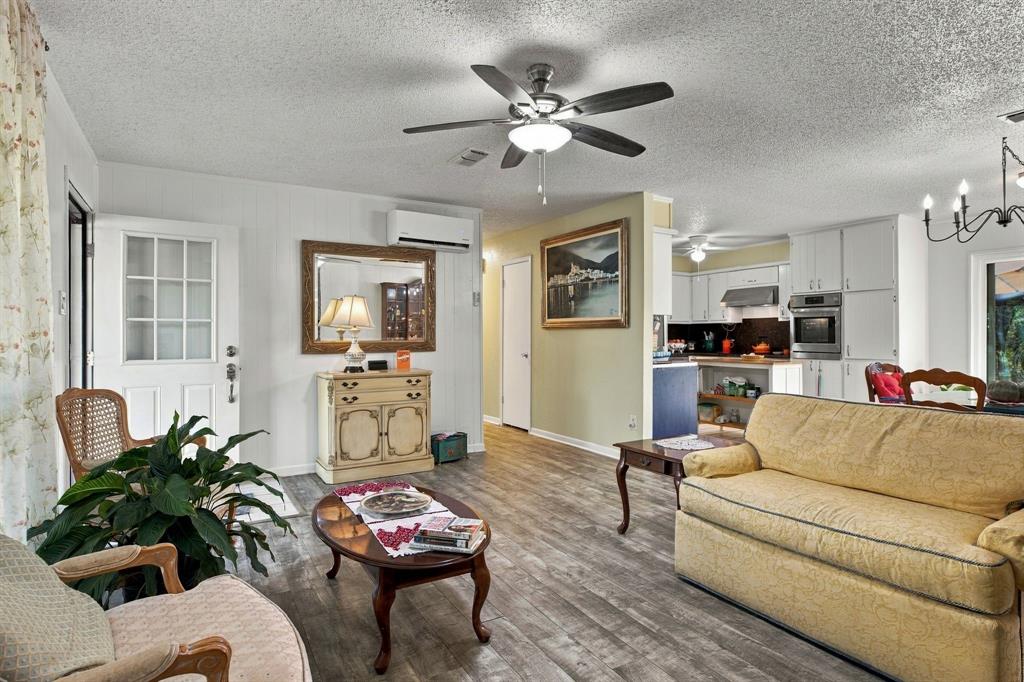 1300 Oak Country