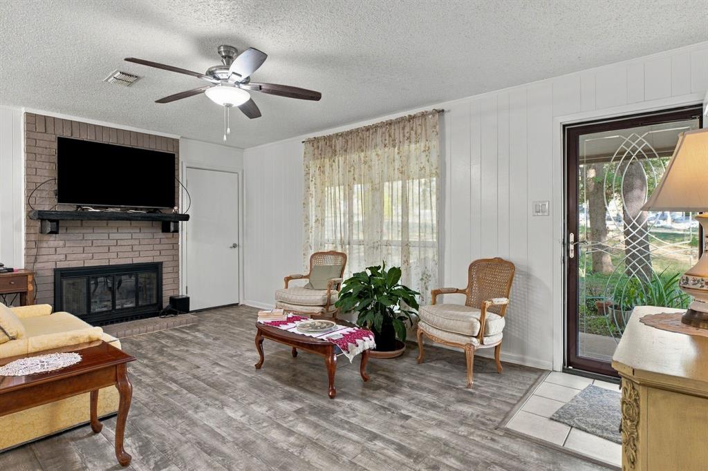 1300 Oak Country