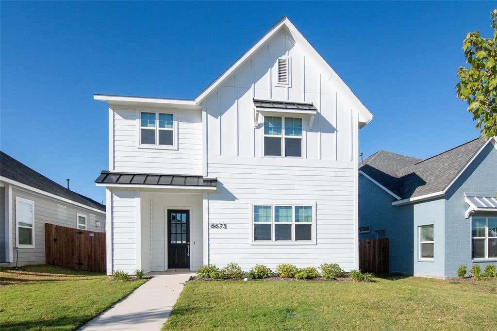 Photo of 6673 Lake Overlook Drive, Fort Worth, TX 76135 (MLS # 21300370)