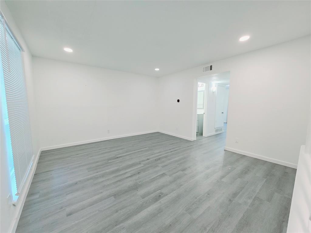 620-622 Royal Crest Drive