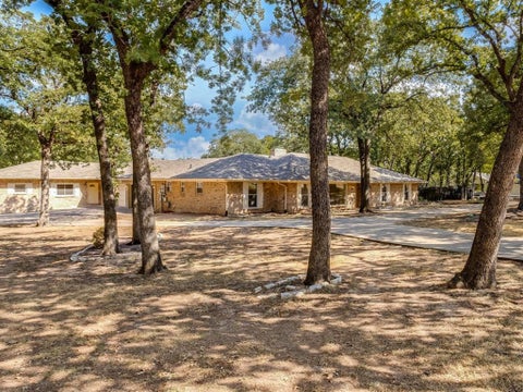 Photo of 805 Belinda Drive, Keller, TX 76248 (MLS # 21383410)
