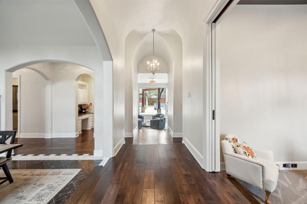 2409 Carlisle Avenue