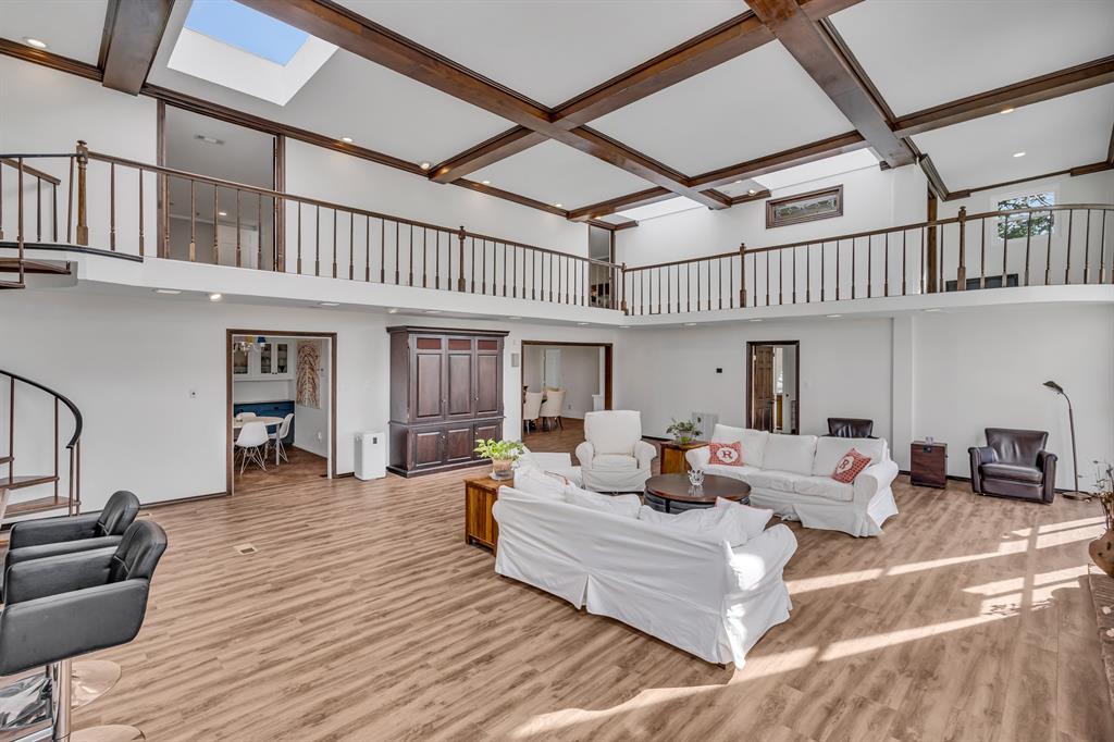7332 Oakbluff Drive