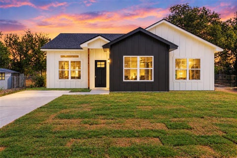Photo of 3516 Parrott Avenue, Waco, TX 76707 (MLS # 21388180)