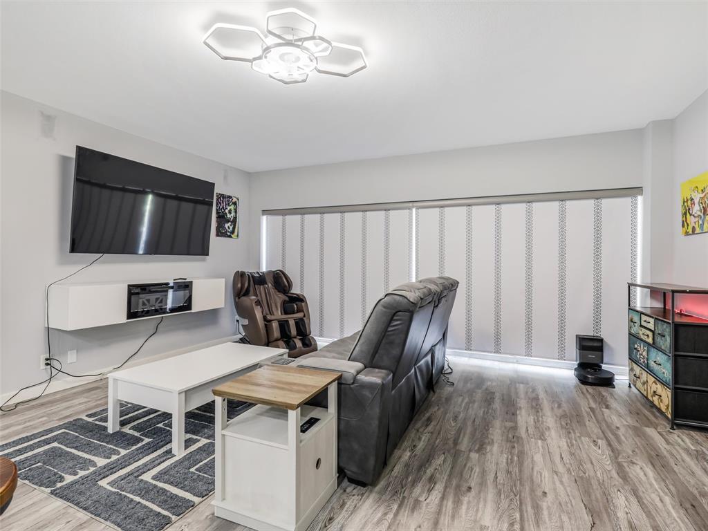 6211 W Northwest Highway G226