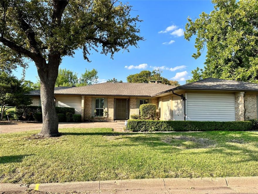 Incredible home on private park! There are only a few opportunities to secure a lease in the Prestonwood 1A community. There are even fewer homes with a view and direct access to the private park! The floor plan features an enormous living room with a view of the private park and playground. You will love the wood floors, updated kitchen with stainless steel appliances and gas cooktop, large bedrooms and closets, and a low maintenance  backyard and patio. Pets will be considered on a case by case basis. Please see documents section for Rental Criteria, this form must be signed by all applicants and included with the application to be considered a complete application and processed. Must submit an application for any occupant 18 years and older. Application Fee of $47 per person made out to PenFed Realty and must be in the form of a cashier's check or money order.
Listing agent is related to Landlords.