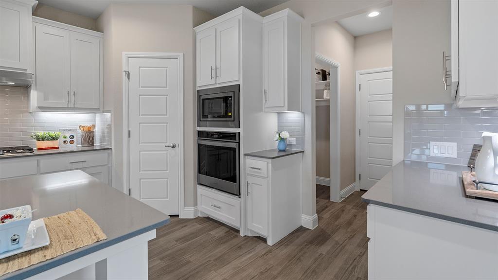 3313 PIER VIEW Street