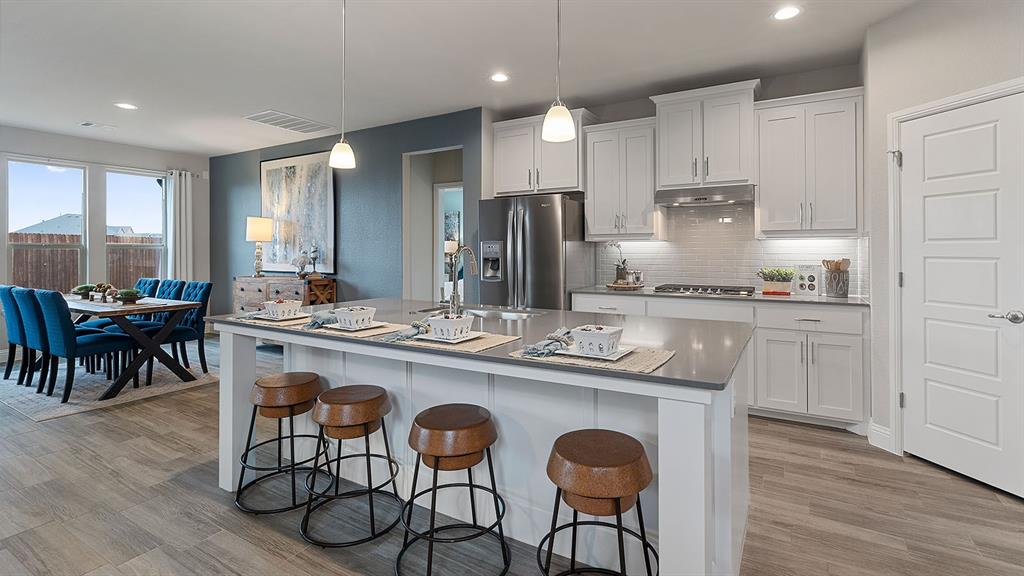 3313 PIER VIEW Street