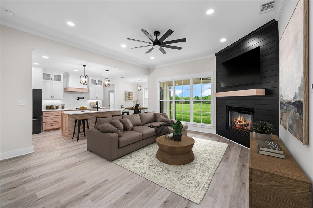 370 Private Road 5440