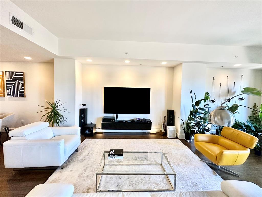 5055 Addison Circle 726