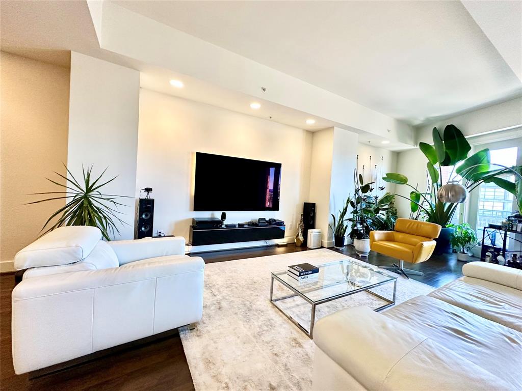 5055 Addison Circle 726